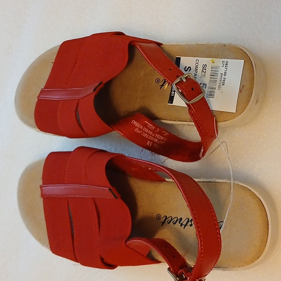 Sandals - Picture 4 of 5